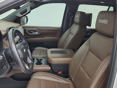 Used 2024 Chevrolet Tahoe High Country w/ Advanced Technology Package AWD/4WD image 28