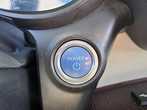 Used 2023 Toyota Sienna XLE FWD image 29