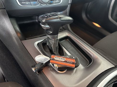 Used 2023 Dodge Charger SXT RWD image 16