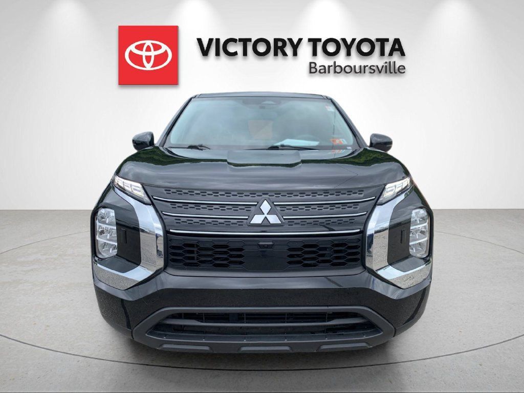 Used 2024 Mitsubishi Outlander ES AWD/4WD image 8