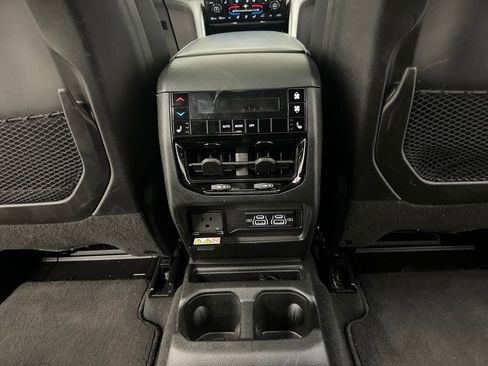 Used 2024 Jeep Grand Cherokee L Limited w/ Luxury Tech Group II image 24