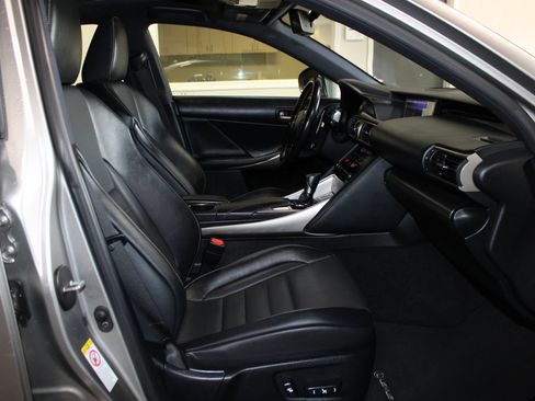 Used 2017 Lexus IS 350 AWD image 32