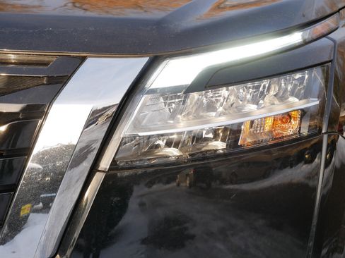 Certified 2022 Nissan Pathfinder SL image 16