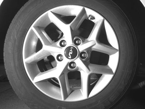 Used 2025 Kia Soul LX w/ LX Technology Package FWD image 18