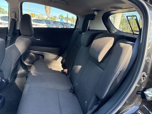 Used 2018 Honda HR-V LX image 16