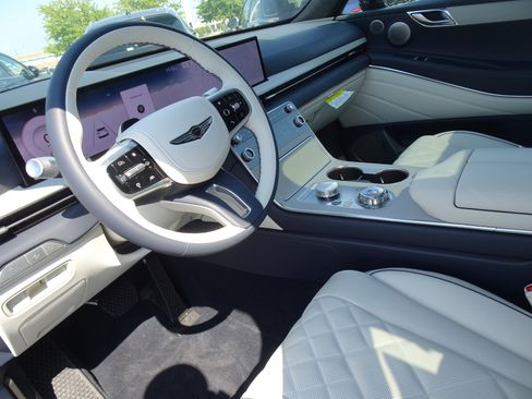 New 2025 Genesis GV80 3.5T Prestige image 10