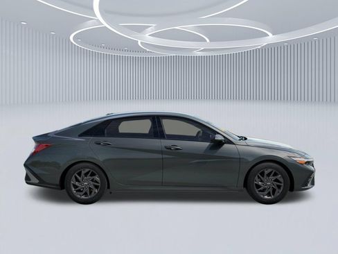 New 2026 Hyundai Elantra Hybrid FWD image 7