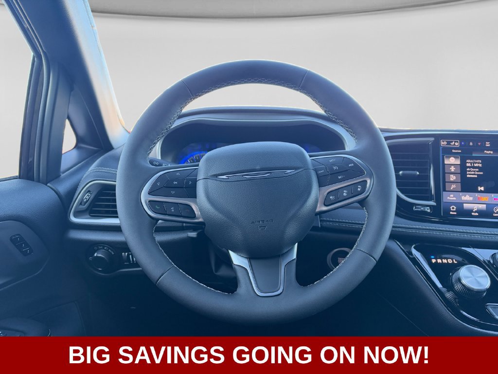 New 2027 Chrysler Pacifica Select FWD image 14