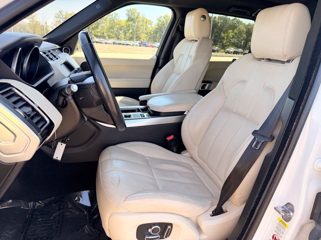 Used 2017 Land Rover Range Rover Sport HSE AWD/4WD image 10