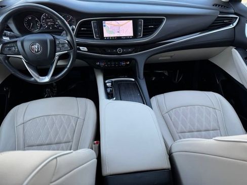 Used 2022 Buick Enclave Avenir w/ Avenir Technology Package AWD/4WD image 16