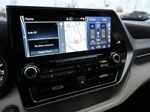 Used 2022 Toyota Highlander Platinum image 17