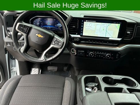 Used 2025 Chevrolet Silverado 2500 LT w/ Convenience Package AWD/4WD image 5