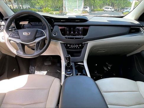 Used 2021 Cadillac XT5 Premium Luxury image 16