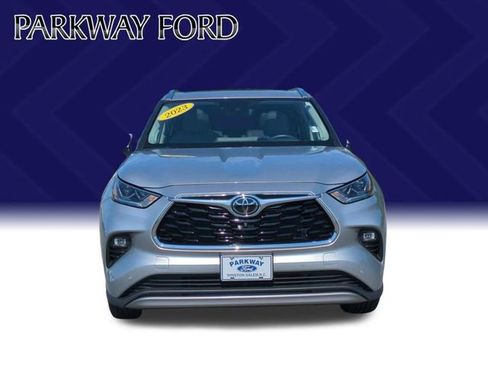 Used 2023 Toyota Highlander Platinum FWD image 8