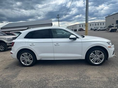 Used 2018 Audi Q5 2.0T Premium Plus w/ Premium Plus Package AWD/4WD image 3