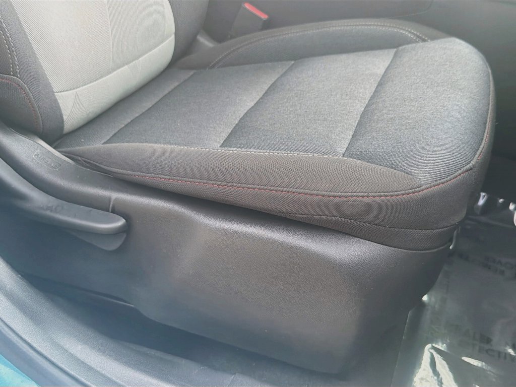 Used 2025 Chevrolet Trax RS w/ Driver Confidence Package FWD image 28