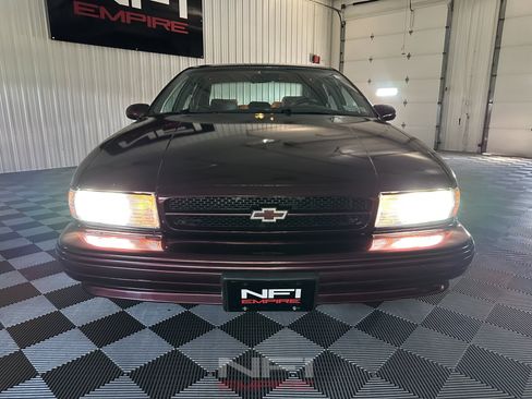 Used 1995 Chevrolet Impala SS RWD image 47