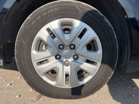 Used 2018 Dodge Journey SE image 32