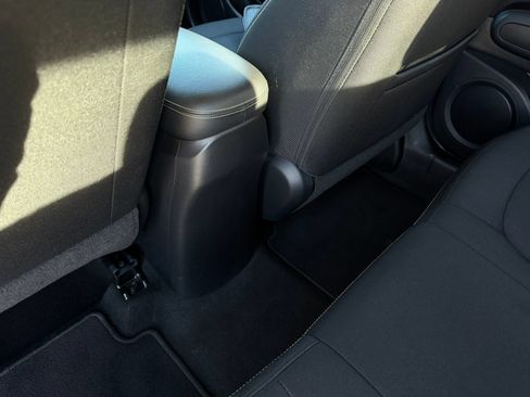 Used 2014 Kia Soul + FWD image 26