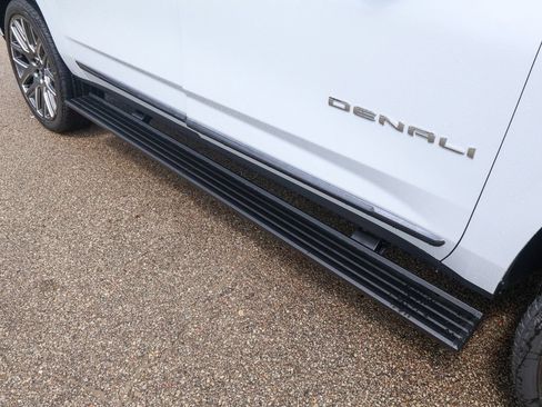 New 2026 GMC Yukon XL Denali Ultimate w/ LPO, Floor Liner Package AWD/4WD image 8