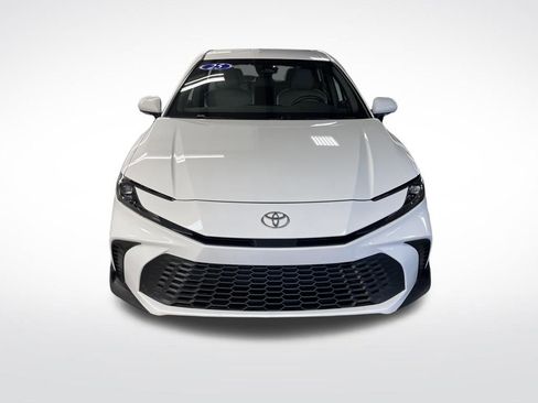 Certified 2025 Toyota Camry SE image 8