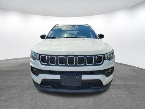 Used 2024 Jeep Compass Latitude AWD/4WD image 20