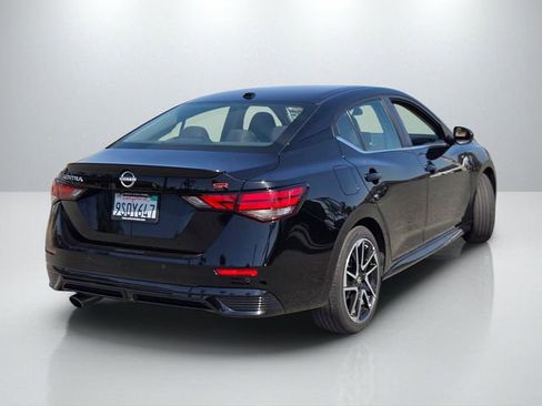 Used 2025 Nissan Sentra SR FWD image 4