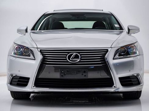 Used 2013 Lexus LS 460 AWD w/ Comfort Pkg image 5
