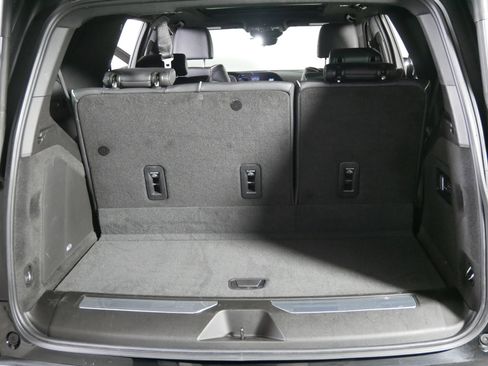 Certified 2022 Cadillac Escalade Sport w/ LPO, Floor Liner Package AWD/4WD image 18