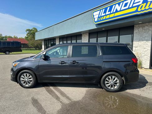 Used 2020 Kia Sedona LX FWD image 4