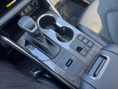 Used 2023 Toyota Highlander Platinum image 23