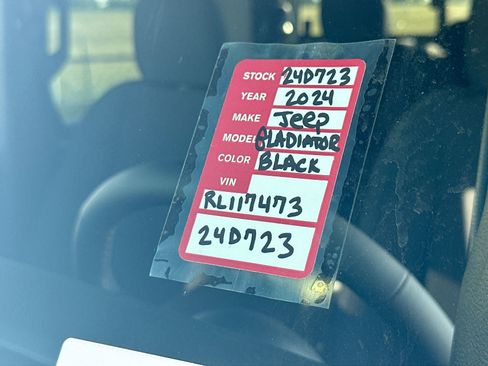 New 2024 Jeep Gladiator Sport image 27