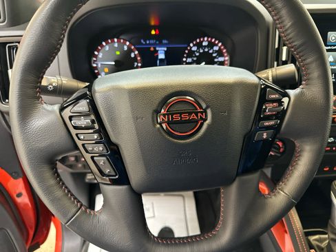Certified 2025 Nissan Frontier PRO-4X w/ Pro Convenience Package AWD/4WD image 12