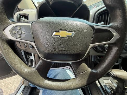 Used 2020 Chevrolet Colorado W/T w/ WT Convenience Package AWD/4WD image 8