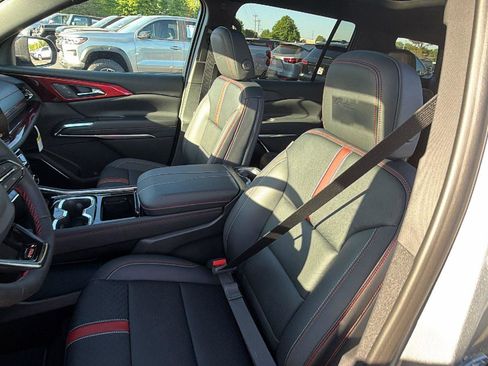 New 2026 Chevrolet Traverse RS image 14