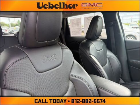 Used 2023 Jeep Cherokee Altitude Lux AWD/4WD image 4