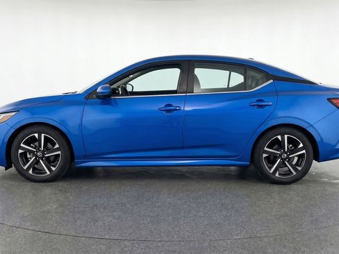 Used 2025 Nissan Sentra SV image 5