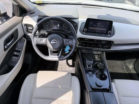 Used 2022 Nissan Rogue SV w/ SV Premium Package image 15