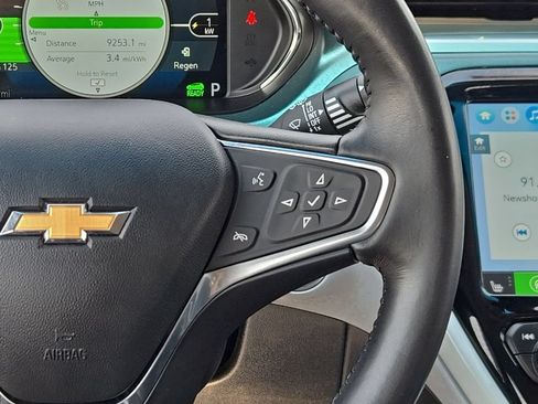 Used 2021 Chevrolet Bolt LT FWD image 25