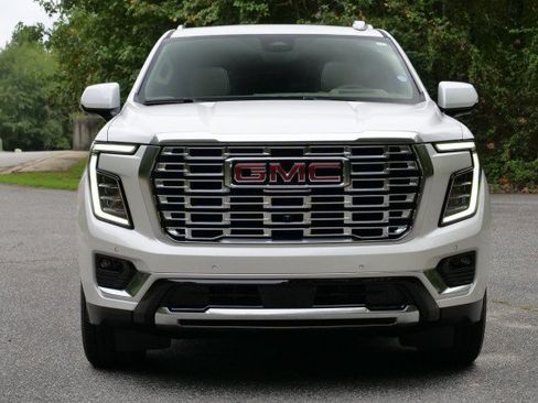 Used 2025 GMC Yukon Denali w/ Denali Reserve Package RWD image 5