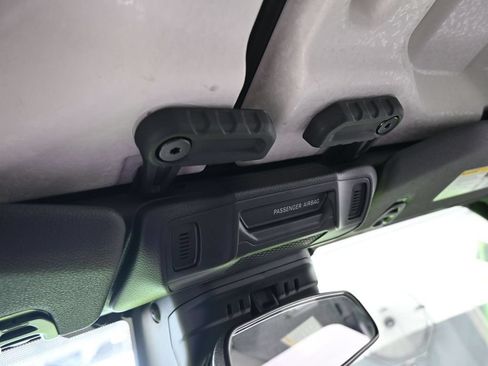 Used 2025 Jeep Gladiator Sport AWD/4WD image 23