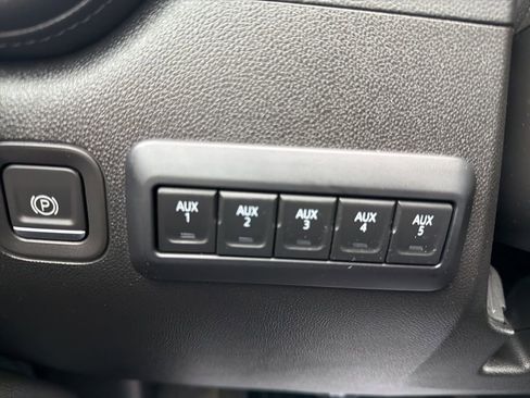 Used 2022 GMC Sierra 3500 SLE w/ SLE Convenience Package AWD/4WD image 17