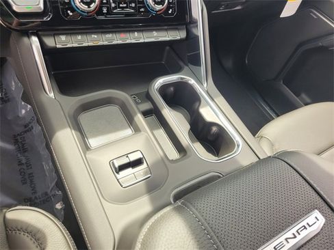 New 2025 GMC Sierra 2500 Denali w/ Denali Reserve Package image 26