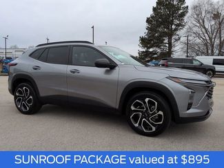 Used 2025 Chevrolet Trax RS w/ Sunroof Package video 2