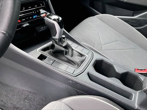 Used 2025 Volkswagen Jetta Sport image 15