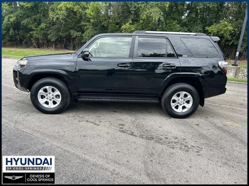 Used 2021 Toyota 4Runner SR5 Premium AWD/4WD image 4