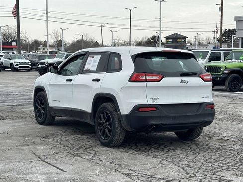 Used 2014 Jeep Cherokee Sport image 6