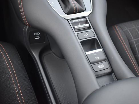 Used 2025 Honda HR-V Sport image 11