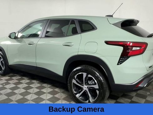 Used 2024 Chevrolet Trax RS w/ Driver Confidence Package FWD image 8