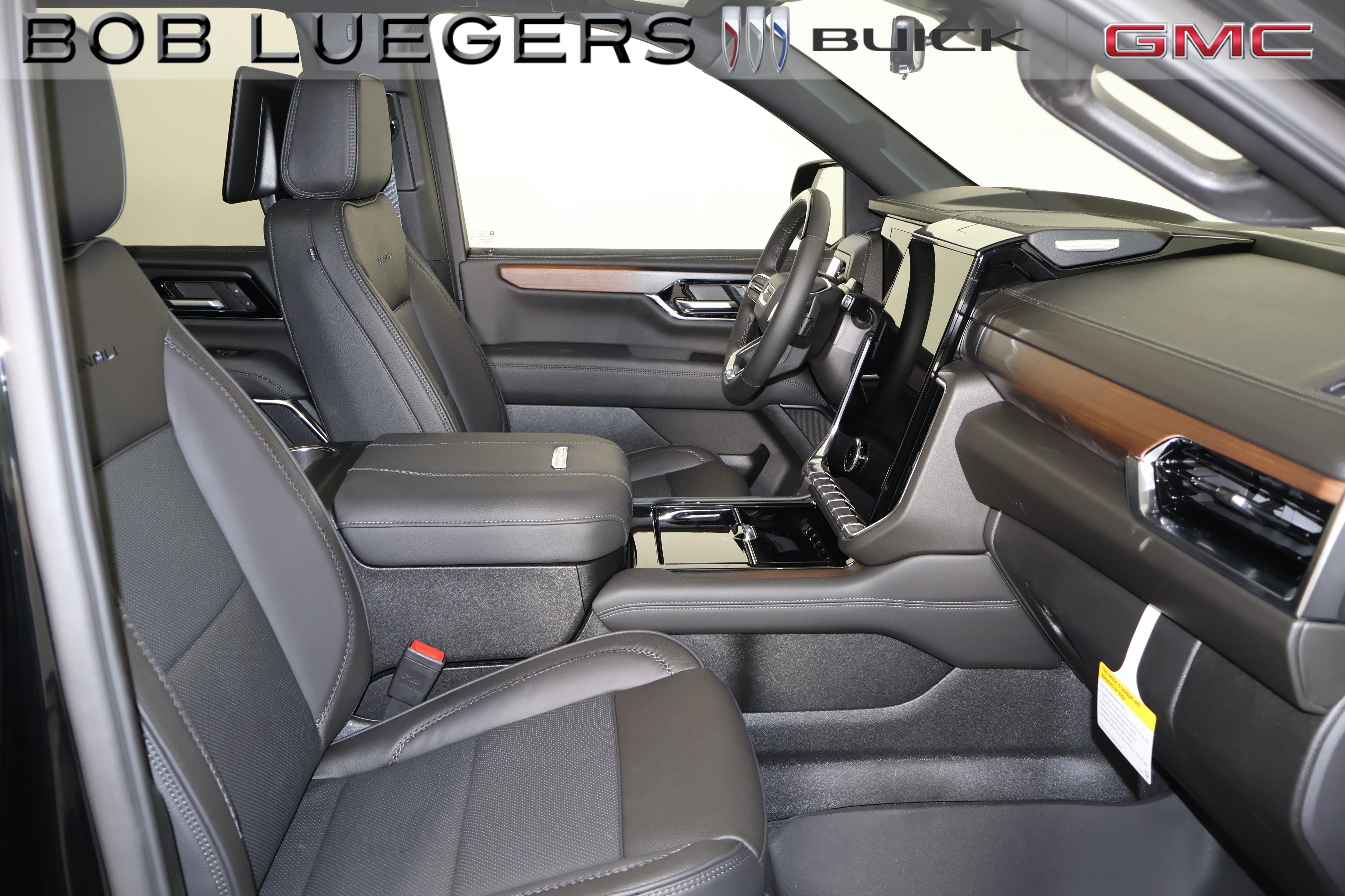 New 2026 GMC Yukon Denali w/ Denali Reserve Package AWD/4WD image 19
